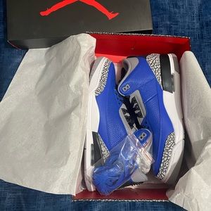 Air Jordan 3 Retro Varsity Royal